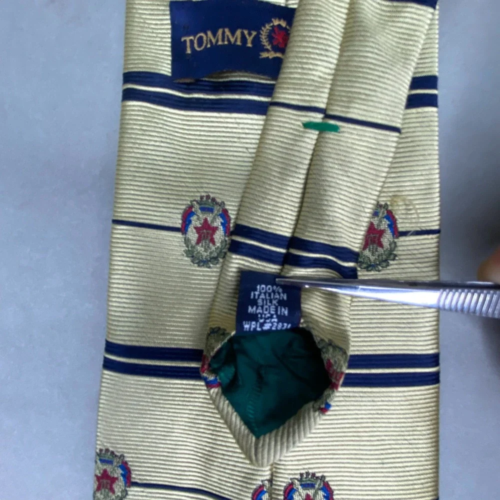 VTG‎ Tommy Hilfiger Silk Tie Mens Crest Striped Preppy Old Money Aesthetic 58x4
